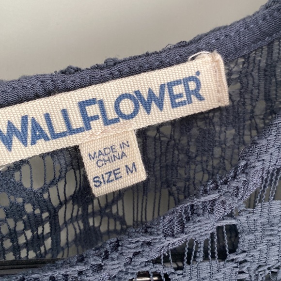 Grayish Blue Lace Tank Top - Picture 2 of 2